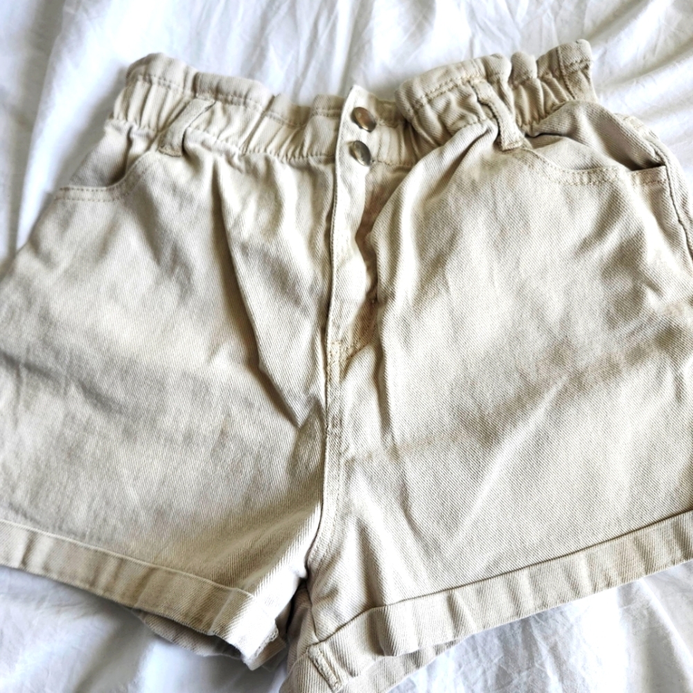 Women's Cream Denim Shorts Size Medium